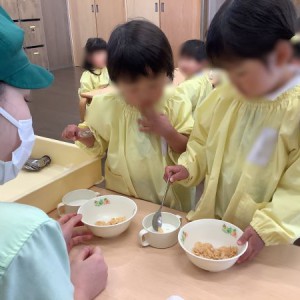 令和７年度　食育体験(コンフレークトッピング)
