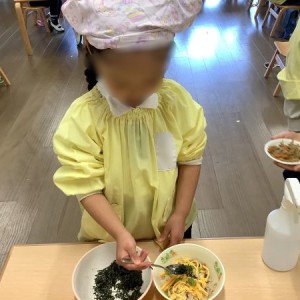 令和７年度　食育体験(きざみのりトッピング)